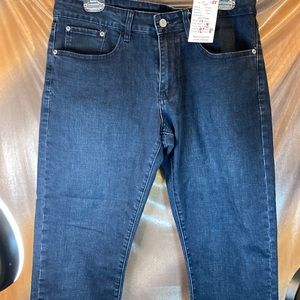 Izod comfort stretch blue jeans. 32 x 30. Narrow‎ straight leg. Box F